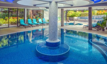 To kompleksowo odnowiony hotel z pięknym ogrodem i świetną strefą wellness
