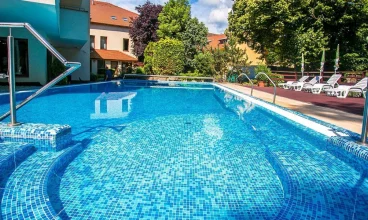 Bassiana to hotel z basenem na Węgrzech