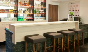 W wolnej chwili można spróbować pysznego drinka w barze