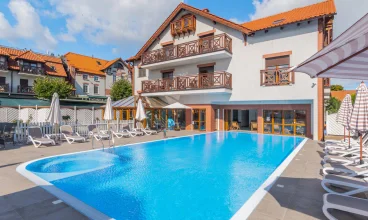 Hotel Kahlberg jest położony w Krynicy Morskiej