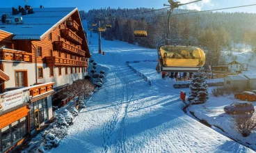 80 metrów od obiektu znajduje się znakomity ośrodek narciarski COS Skrzyczne