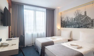 Hotel posiada wygodne, nowoczesne pokoje