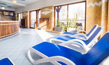 W strefie wellness są też 2 sauny oraz podgrzewane leżanki