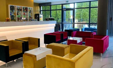 Resort posiada restaurację oraz Lobby bar
