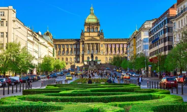 Hotel wyróżnia prestiżowa lokalizacja wprost przy Placu Wacława