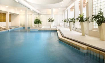 Oraz krytego basenu dostępnego w hotelu