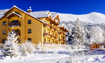 Z obiektu Sofra widać Śnieżkę i charakterystyczne obserwatorium na jej szczycie