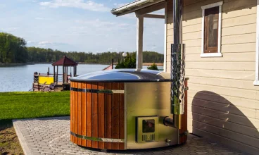 6-osobowe domki posiadają prywatne balie do relaksu