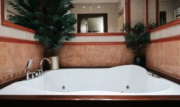 Odprężenie czeka na gości w dworskim jacuzzi