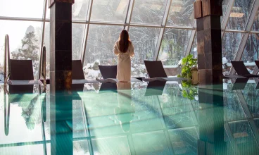 Basen wykonano w nowoczesnej technice - w całości ze stali nierdzewnej