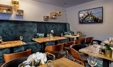 Podaje codziennie śniadanie w formie bufetu