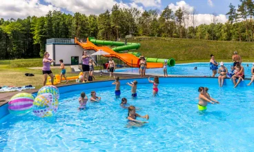 To prawie 1500 m2 basenów, wodna strefa dziecka, zjeżdżalnie