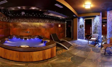 Hotel posiada kameralną strefę spa, którą można wynająć na wyłączność