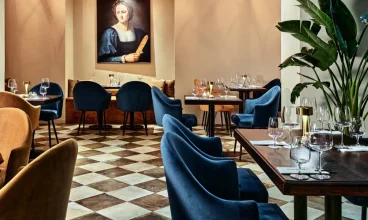 W hotelu Pietryna przygotowano bar i elegancką restaurację