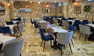 Restauracja serwuje kuchnię staropolską i międzynarodową