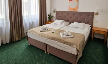 To kameralny hotel z zaledwie 24 pokojami, przy zacisznej ulicy