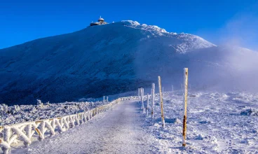 Możecie stąd wybrać się na Śnieżkę, by zdobyć szczyt zimą