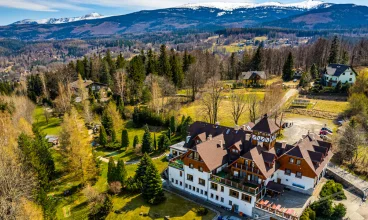 Hotel Concordia jest położony na wysokości 600 m n.p.m. w sercu Karkonoszy