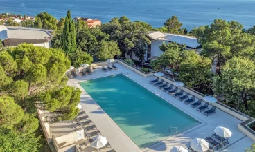 Ad Turres Holiday Resort**** jest oddalony zaledwie 500 m od morza