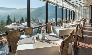 Z hotelu rozciągają się piękne górskie widoki