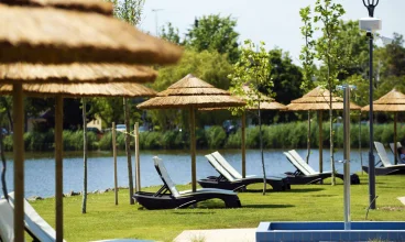 W pogodne dni goście mają też dostęp do plaży