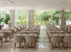 Główna hotelowa restauracja serwuje śniadania i kolacje w formie bufetu