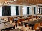 Wnętrza restauracji są urządzone nowocześnie i ze smakiem
