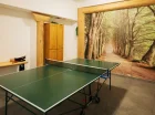 Jest także ping-pong i profesjonalna narciarnia z suszarnią butów narciarskich