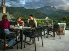 Aparthotel posiada widokowy taras z cudowną panoramą Tatr
