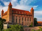 Gniew jest imponującym gotyckim zamkiem nad Wisłą