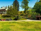 Centrum Green Hill dysponuje rozległym terenem zielonym