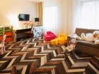 W hotelu jest kącik zabaw dla dzieci