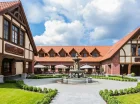 Hotel Pałac Poledno sąsiadujący z zabytkowym pałacem koło Bydgoszzy