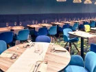 W hotelu mieści się nowocześnie elegancka sala restauracyjna