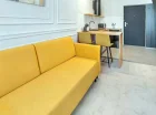 Studio Deluxe 2+2 ma część dzienną z rozkładaną sofą