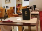 W hotelu mieści się restauracja oferująca dnia kuchni dalmatyńskiej