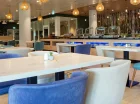 W hotelowej restauracji posiłki są podawane w formie bufetowej