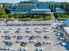 Bryza to hotel w Juracie przy plaży z basenem