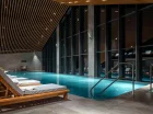 Swissôtel Damian Jasna dysponuje wewnętrznym i zewnętrznym basenem