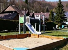 Dzieci mogą rozerwać się się na placu zabaw