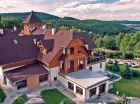 Kameralny hotel mieści się pomiędzy Karpaczem i Szklarską Porębą