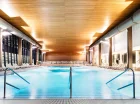 Jeden z wewnętrznych basenów termalnych w hotelu