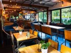 Restauracja ma designerskie, industrialne wnętrza
