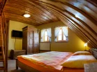 W kolibie znajdują się pokoje 2+2 z antresolą