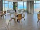 To restauracja panoramiczna na wysokim piętrze