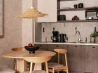 Apartament ma w pełni wyposażony aneks kuchenny