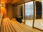 Hotel dysponuje kameralną strefą wellness z sauną fińską i parową