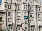 Hotel Baross mieści się minutę spacerem od dworca Keleti