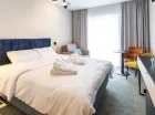 W Resorcie Mariner przygotowano 65 przestronnych, klimatyzowanych pokoi