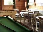 Starszych ucieszą piłkarzyki i stół do bilarda